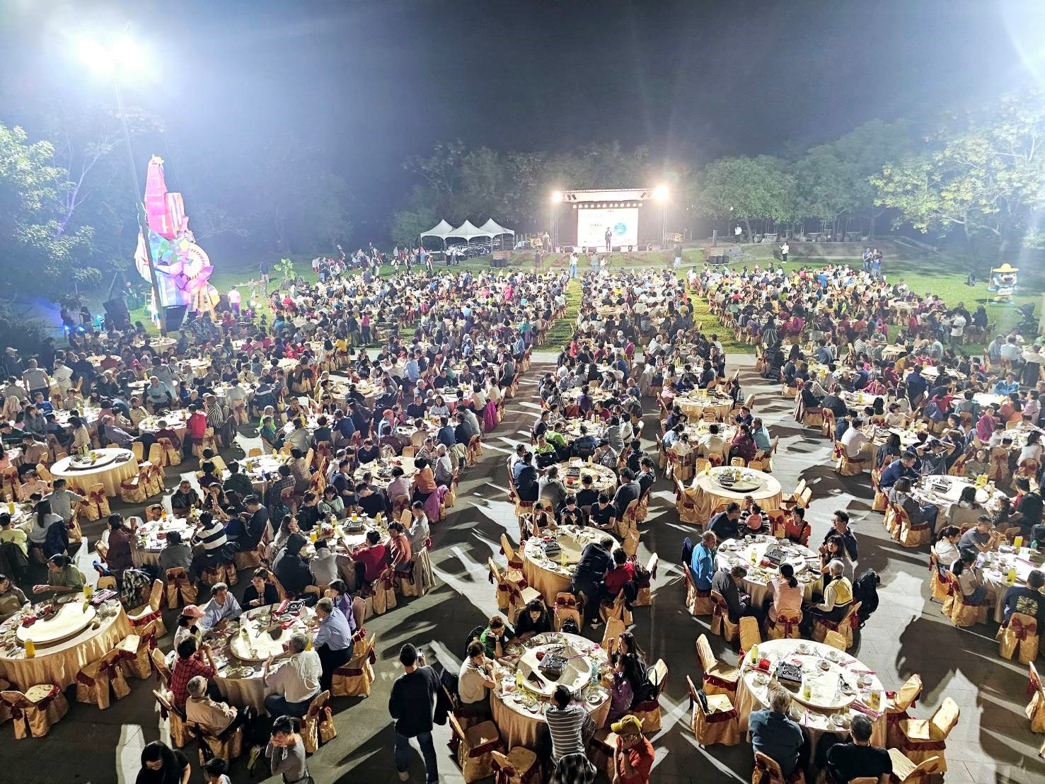 食福宴民眾享用客家美食